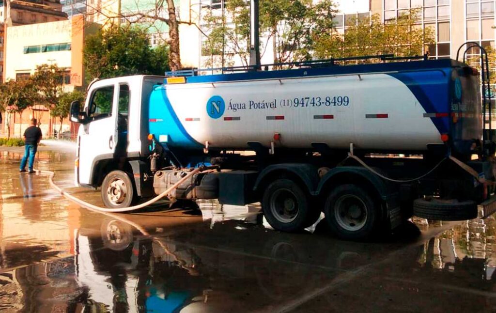 caminhão pipa para lavagem de ruas e limpezas em geral